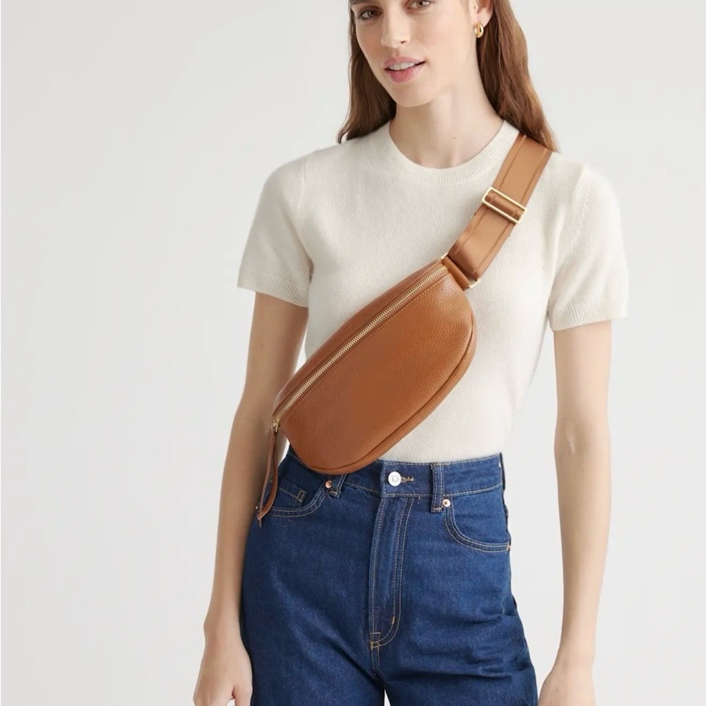 Quince Leather Crossbody Belt Bag in Cognac